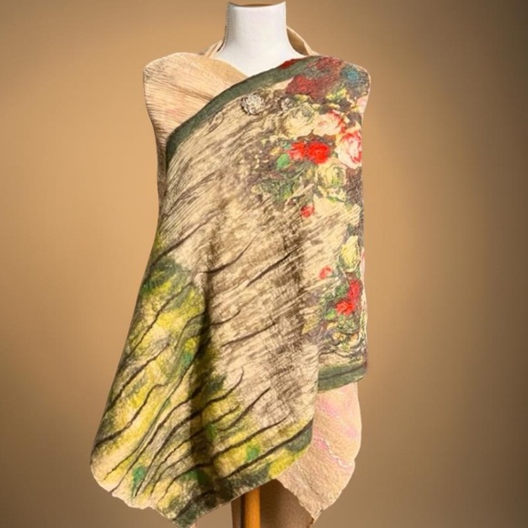 Wool shawl - Floral Wool & Silk shawl very soft & warm Hand crafted L 74”
W 24” - Picture 8 of 13